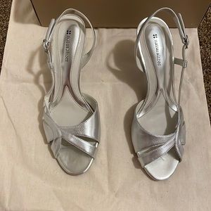 Naturalizer.. Emery- Night Pewter.. size 8.5